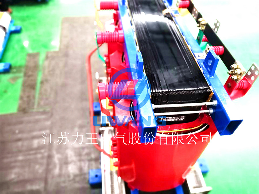 上海调压器串变压器的完美运用